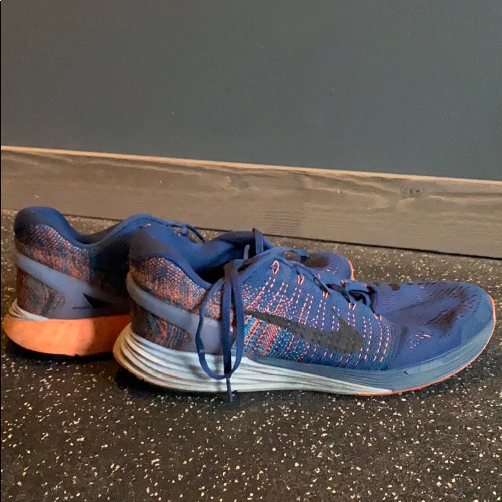 Men’s Nike sneakers
